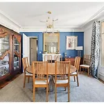 Veeve - Palatial By The Park