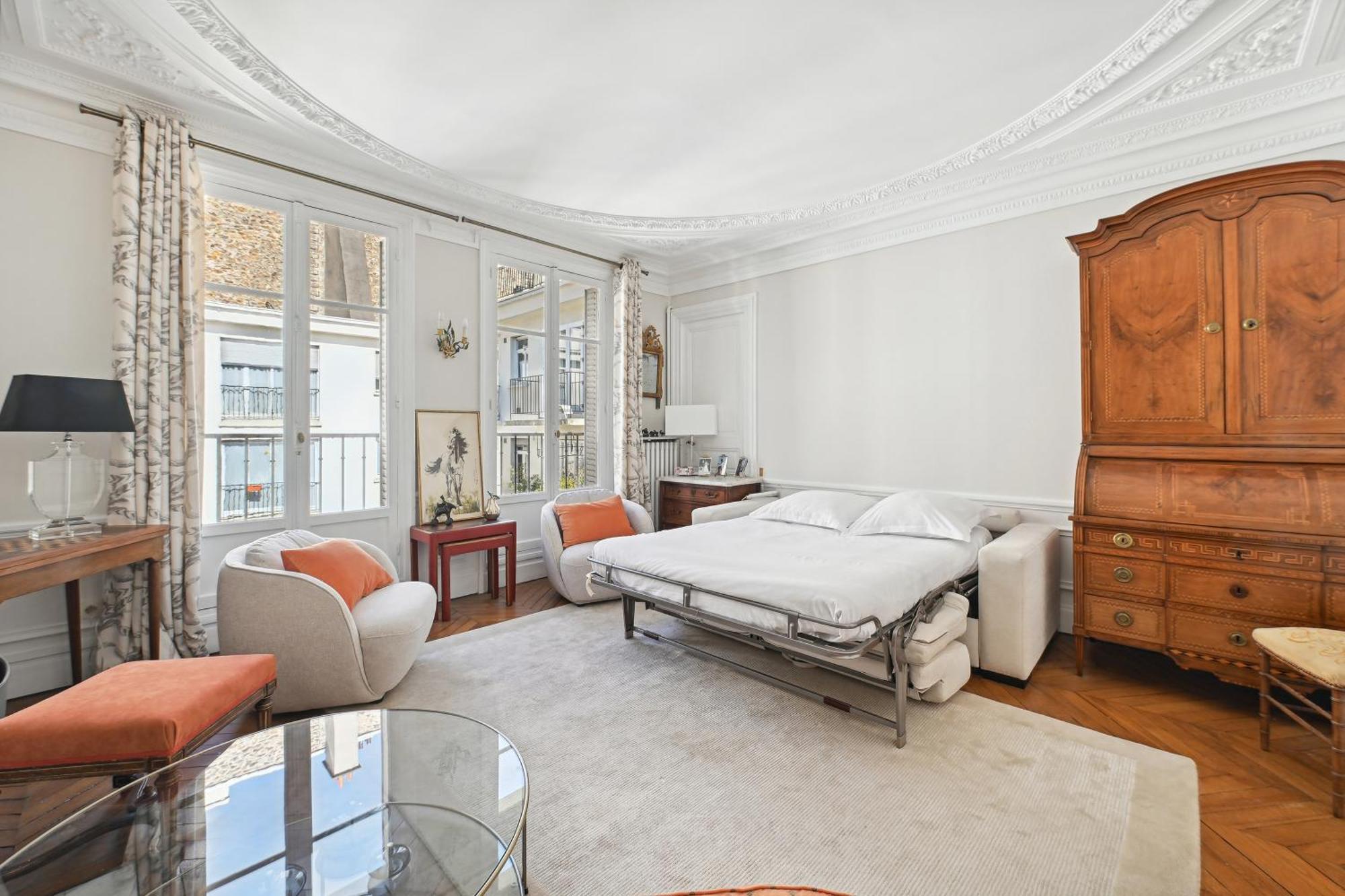 Veeve - Palatial By The Park Apartment Paris